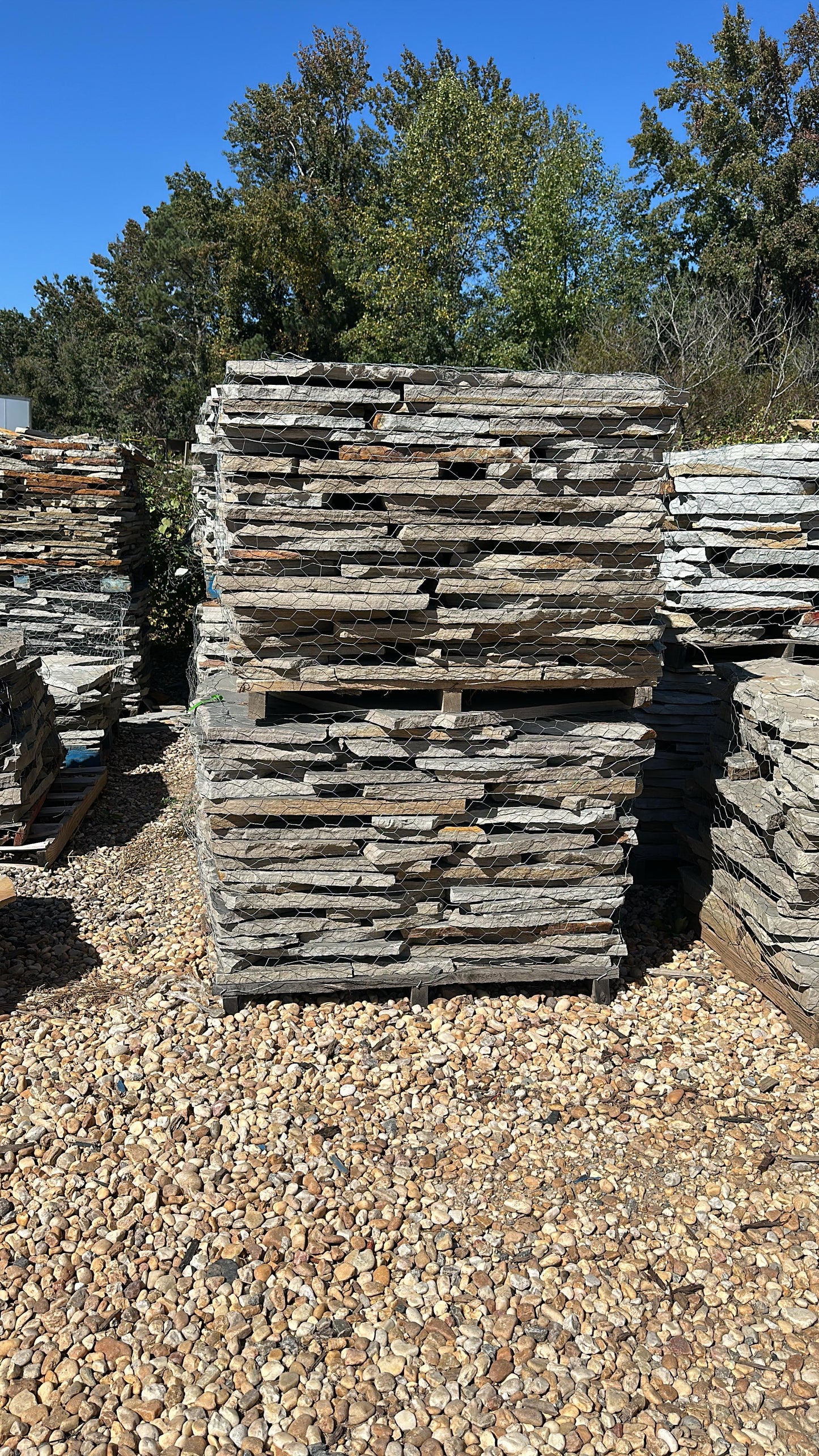 Tennessee Grey Flagstone Pallet β 2" to 3" | PER 2 TON