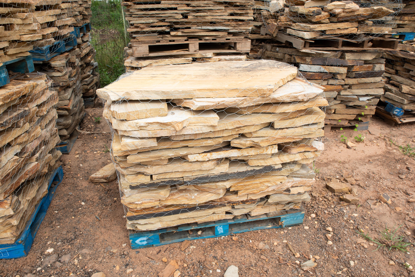 Tennessee Brown Flagstone Pallet – 2" to 3" Thick. Approx. | PER 2 TONS